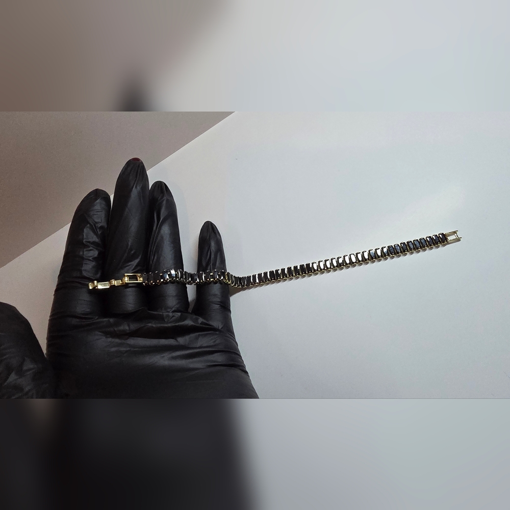 Elegant Black and Gold Bracelet